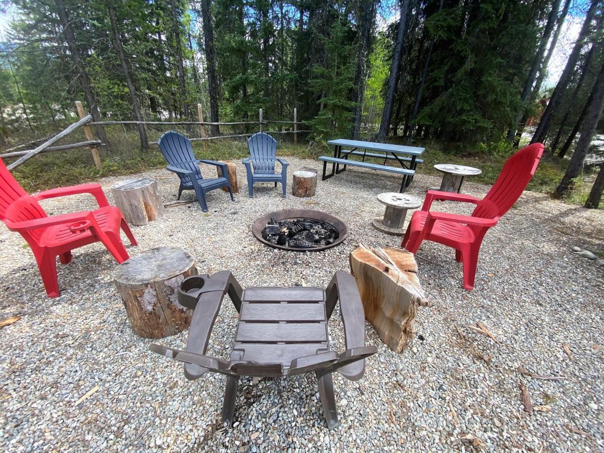 Wolf Den Valemount Exterior foto