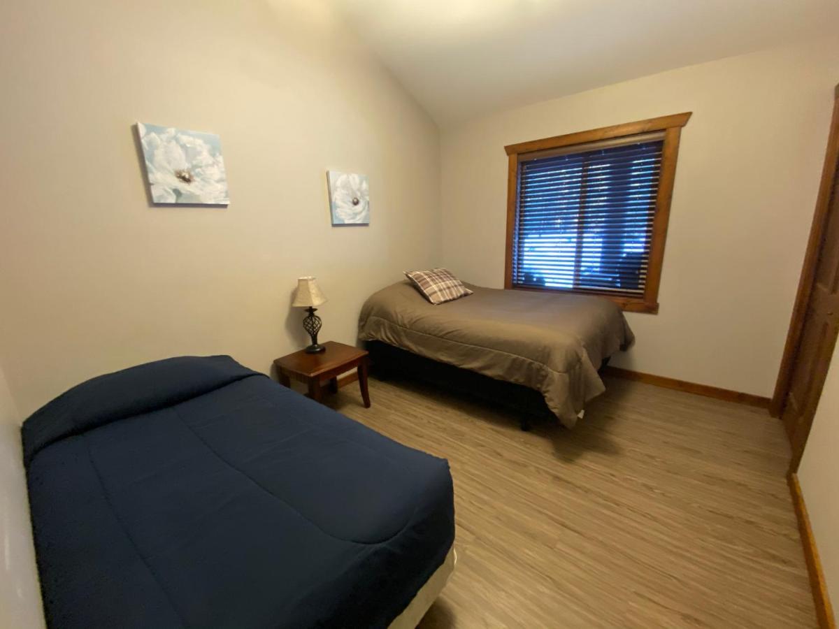 Wolf Den Valemount Exterior foto